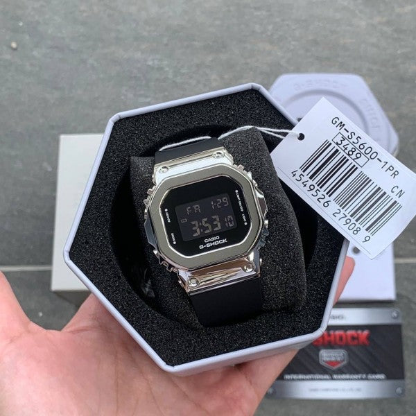 Casio g shock gms5600