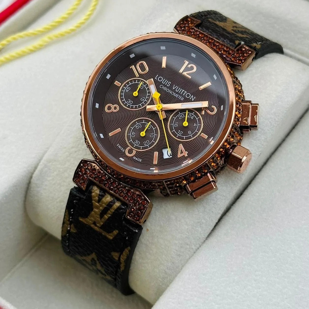 LOUIS VUITTION LADIES DAIMOND WATCH