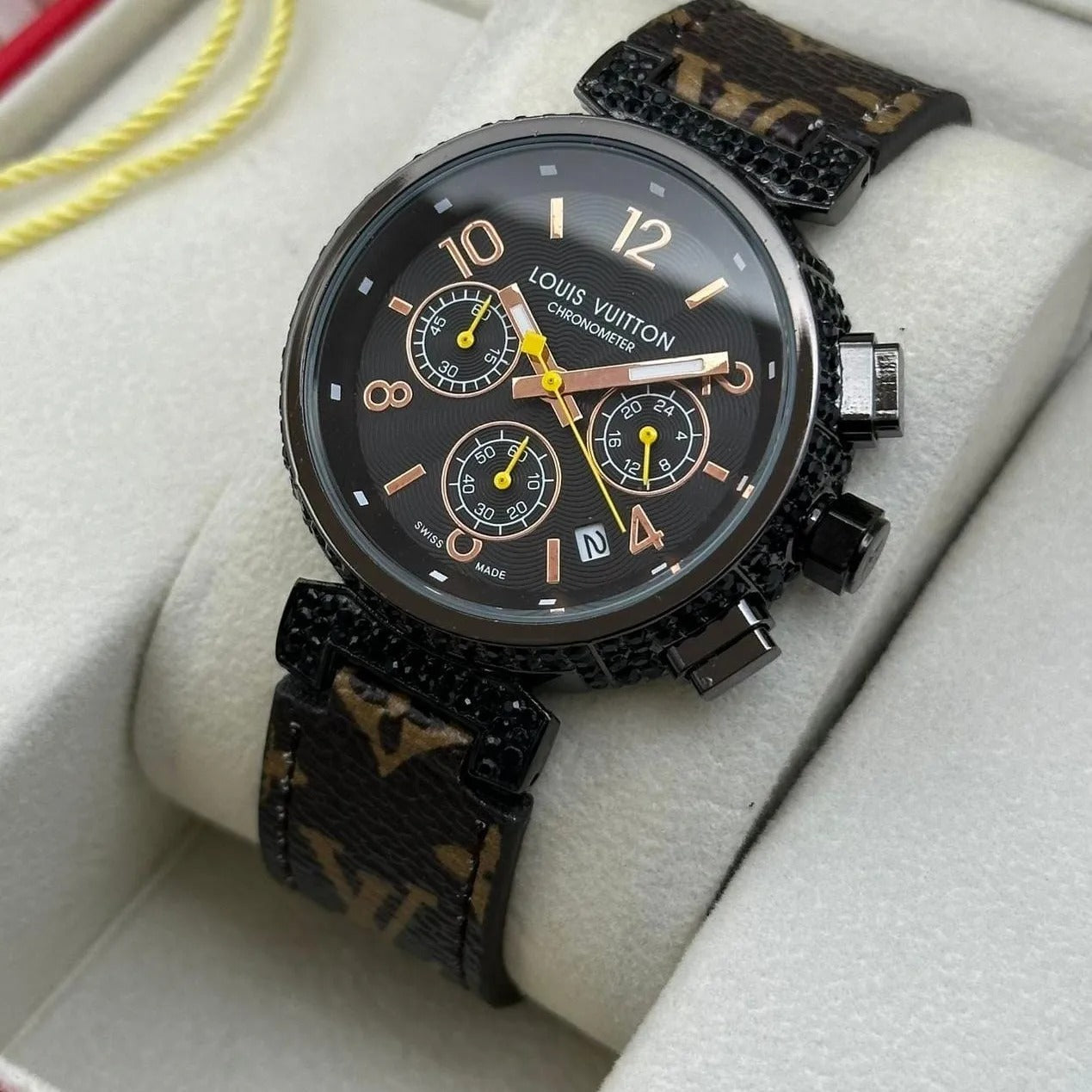 LOUIS VUITTION LADIES DAIMOND WATCH