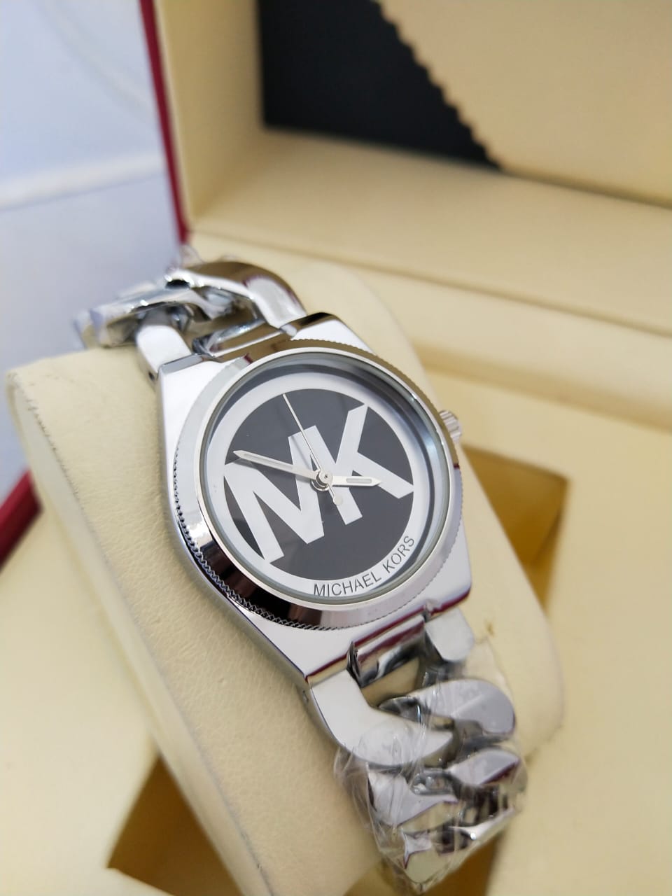 MK SILVERBLACK