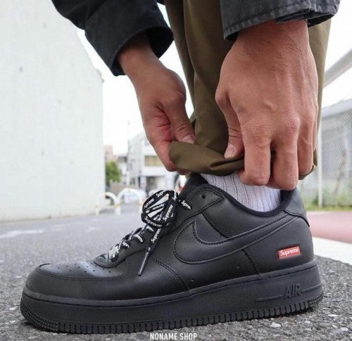 Nikee airforce 1 low SUPREME BLACK