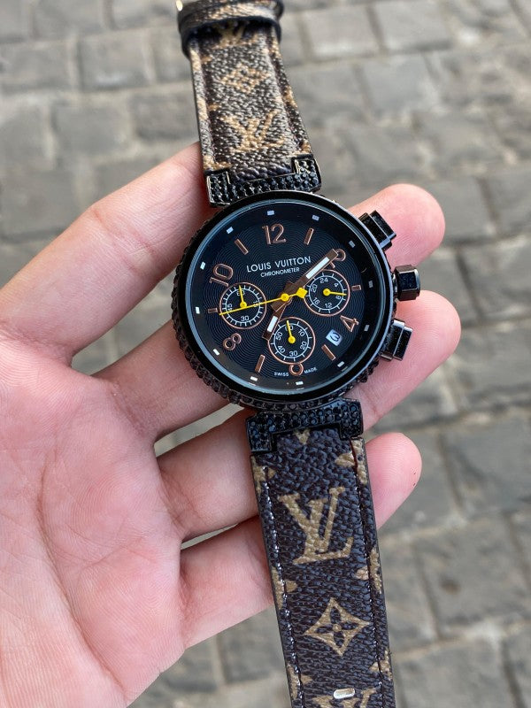 LOUIS VUITTION LADIES DAIMOND WATCH