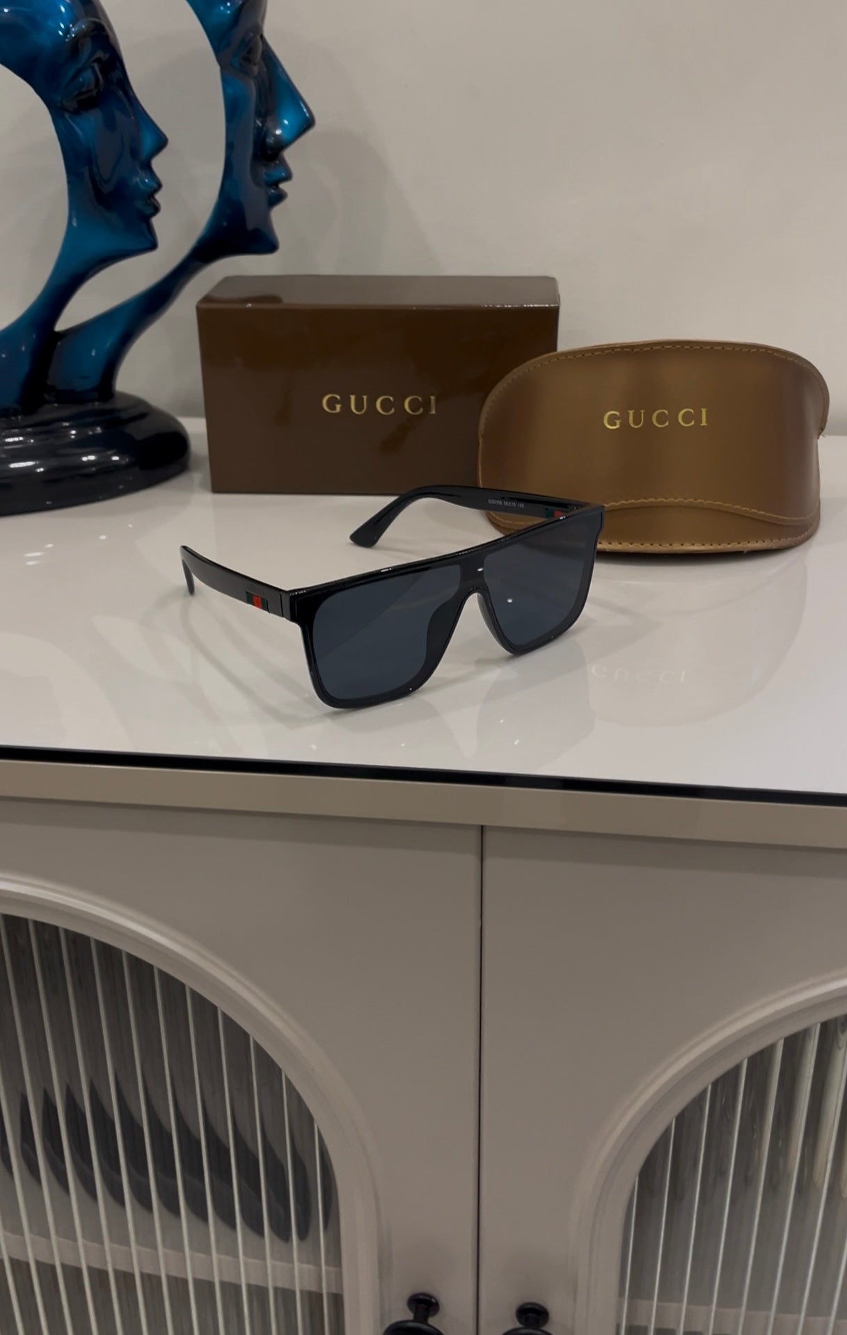 New Stylish Sunglass For Unisex with imported brand box