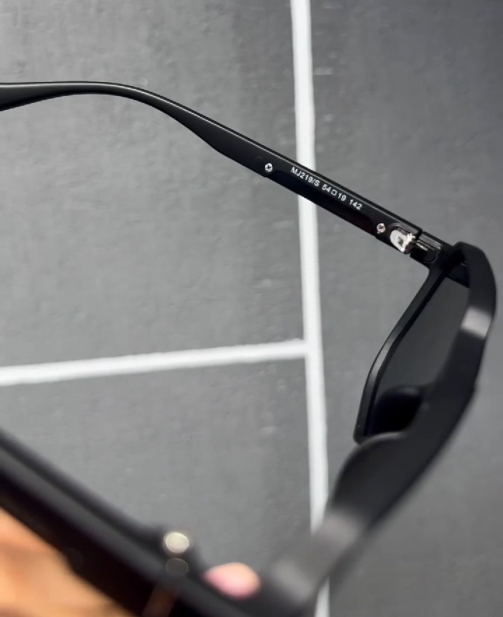 Exclusive unisex sunglass in slim