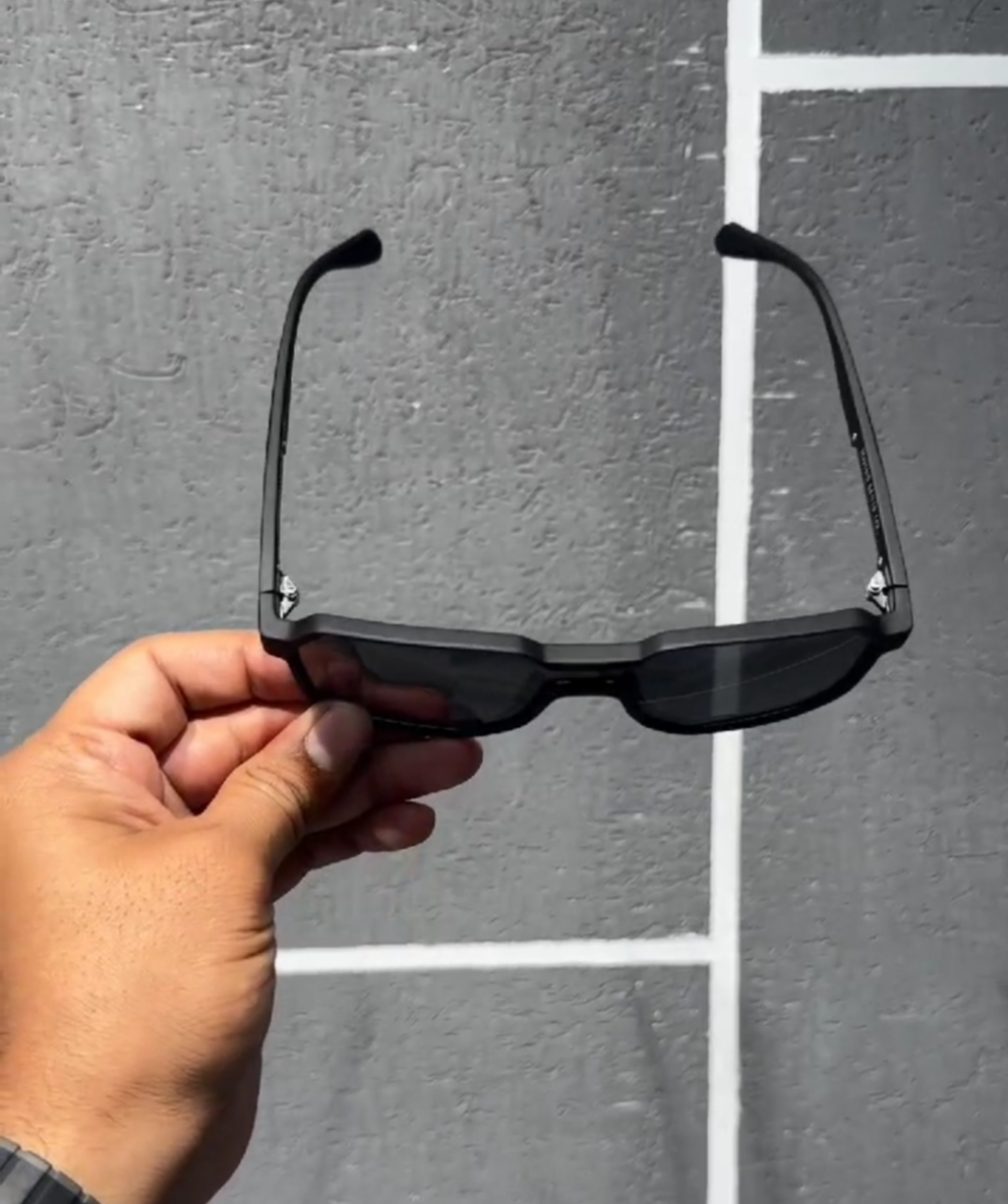 Exclusive unisex sunglass in slim