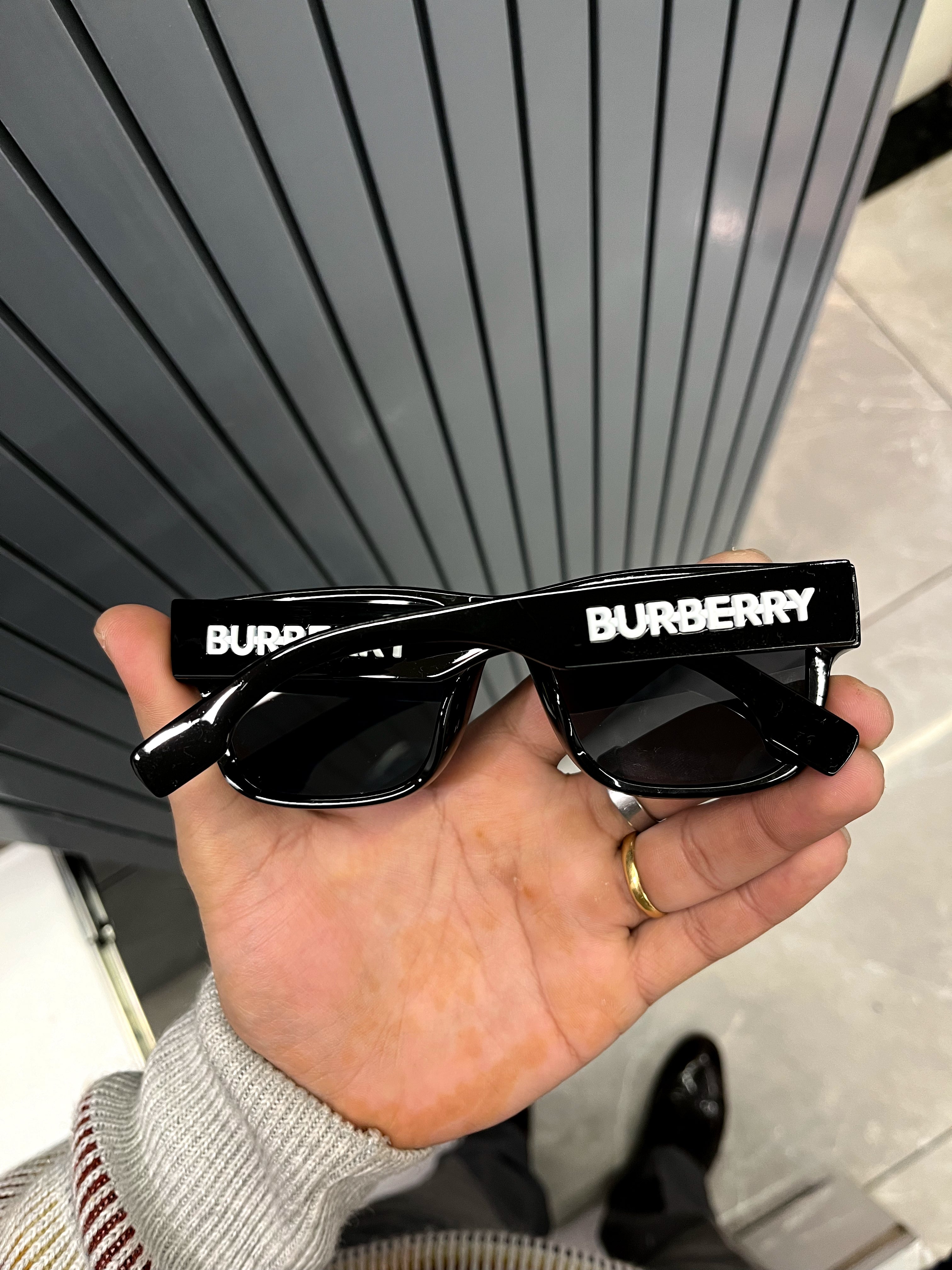 Exclusive Black Stylish Sunglass For Unisex